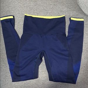 LNDR high waisted leggings xs/s